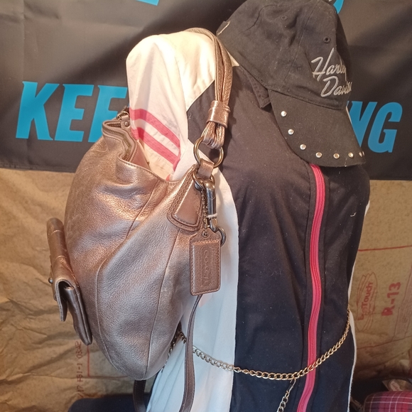 Coach shoulder bag - Picture 8 of 13